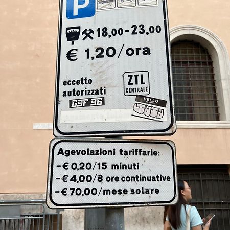 Aphrodite Apartment Piazza Venezia Rom Exterior foto